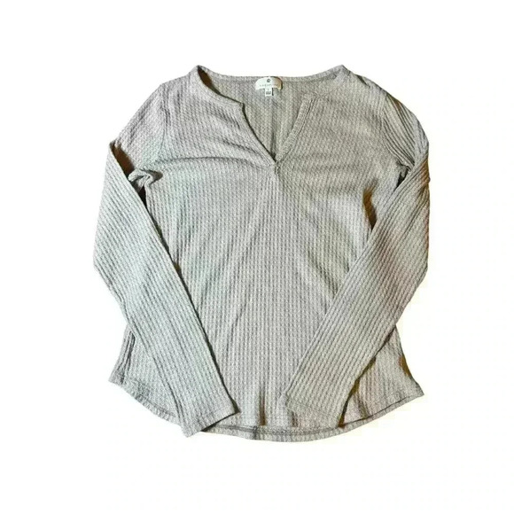 Socialite v neck long sleeve shirt size small perfect for layering in winter - Picture 1 of 6